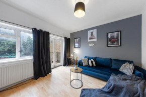 Chic Spacious Living Room 1-BR unit in Gillingham